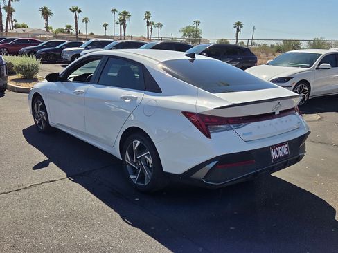 New 2025 Hyundai Elantra SEL image 5