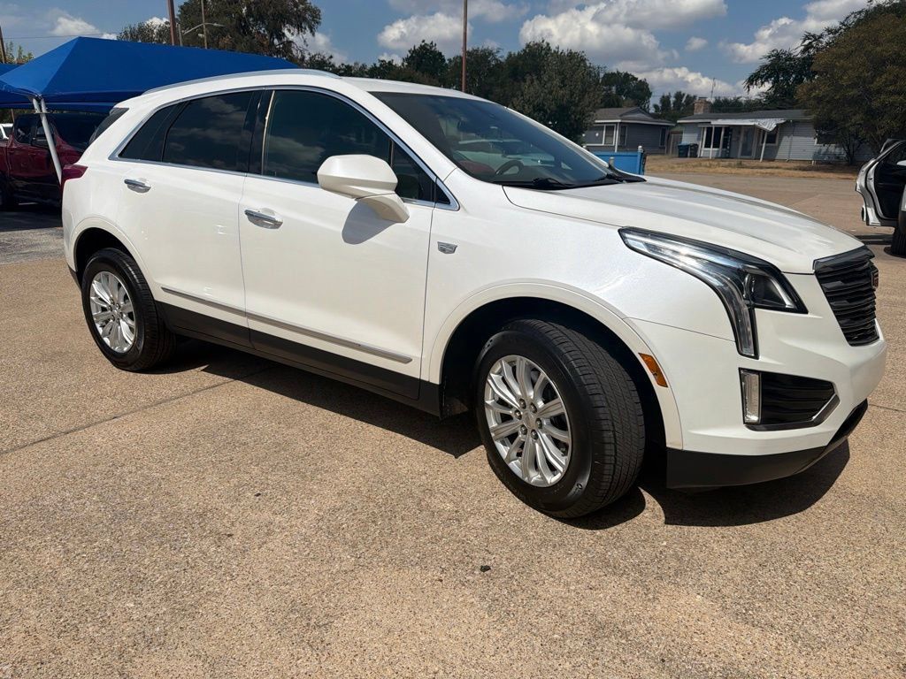 Used 2019 Cadillac XT5 FWD image 3