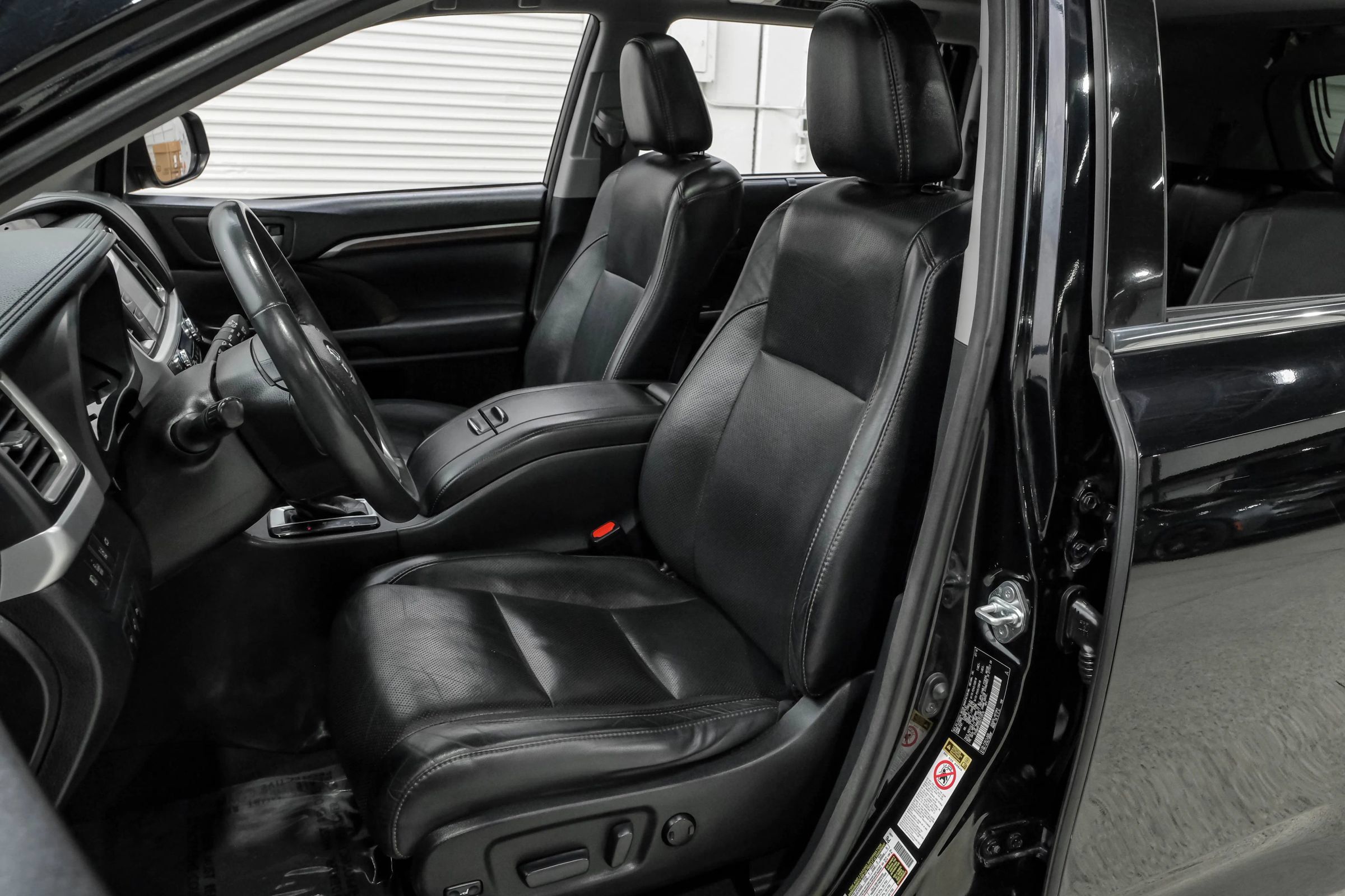 Used 2016 Toyota Highlander Limited Platinum AWD/4WD image 38
