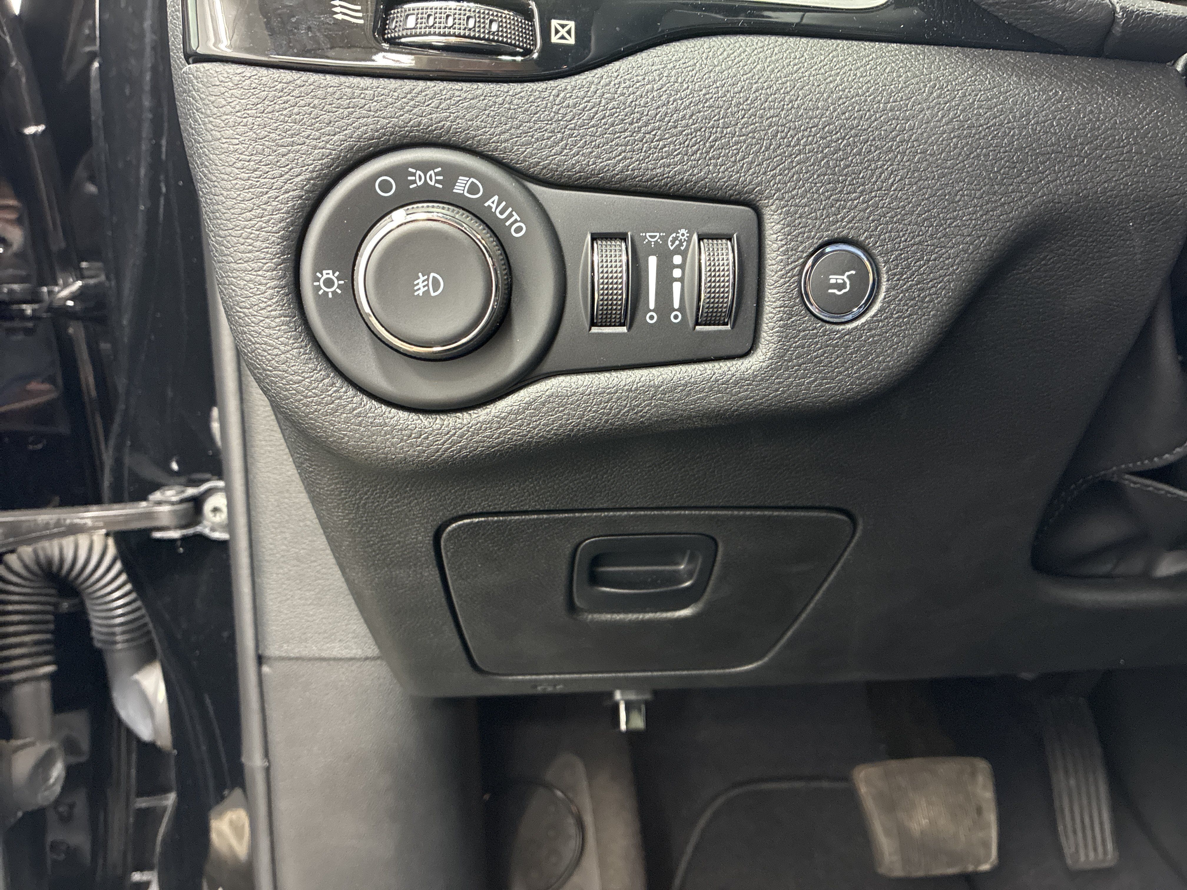 Certified 2023 Jeep Cherokee Altitude Lux AWD/4WD image 20