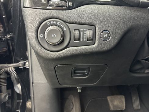Certified 2023 Jeep Cherokee Altitude Lux AWD/4WD image 20
