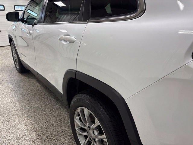 Used 2019 Jeep Cherokee Latitude Plus w/ Cold Weather Group FWD image 11
