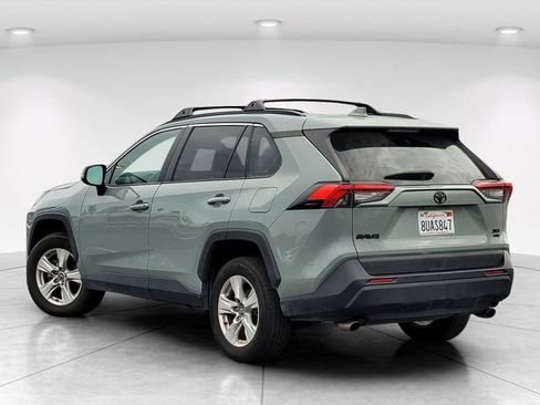 Used 2021 Toyota RAV4 XLE w/ Convenience Package image 6