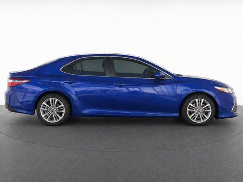 Used 2015 Toyota Camry SE FWD image 8