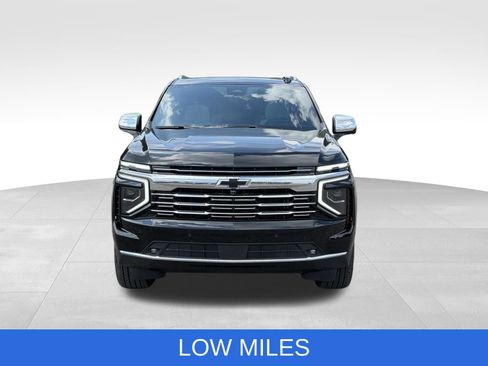 Used 2025 Chevrolet Suburban Premier AWD/4WD image 12