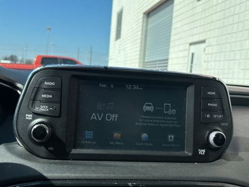 Used 2020 Hyundai Santa Fe SE w/ Cargo Package image 10