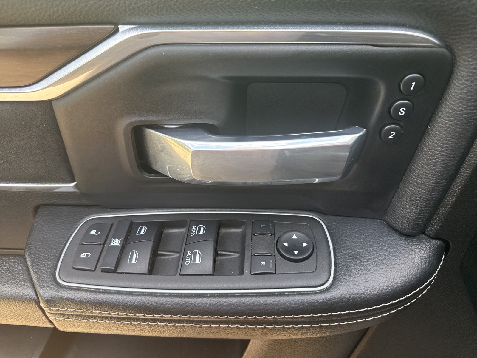 Used 2022 RAM 2500 Laramie AWD/4WD image 13