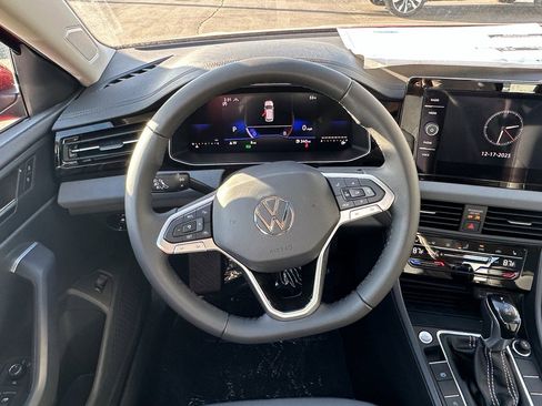 New 2026 Volkswagen Jetta SE FWD image 10