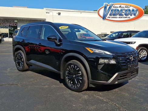 Used 2026 Nissan Rogue Dark Armor AWD/4WD image 1