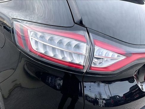 Used 2018 Ford Edge SEL w/ Equipment Group 201A image 29