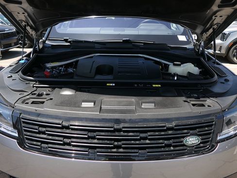 Used 2023 Land Rover Range Rover Sport SE AWD/4WD image 28