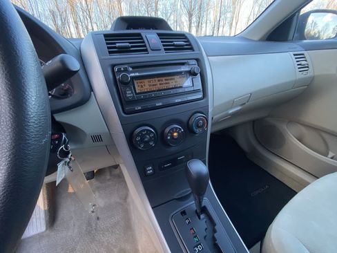 Used 2013 Toyota Corolla L image 28