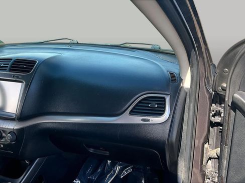 Used 2020 Dodge Journey Crossroad FWD image 18