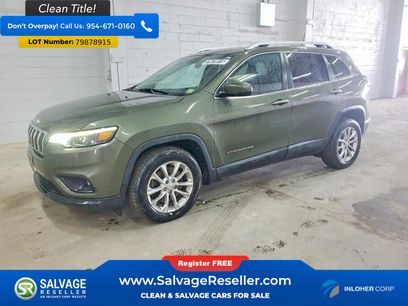 Used 2019 Jeep Cherokee Latitude w/ Popular Appearance Group