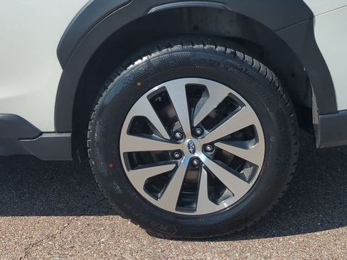 Used 2024 Subaru Outback Premium AWD/4WD image 13
