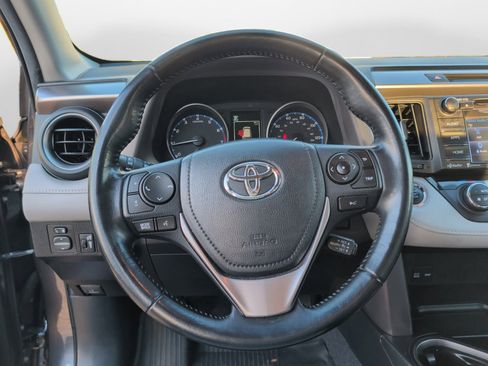 Used 2018 Toyota RAV4 XLE image 13
