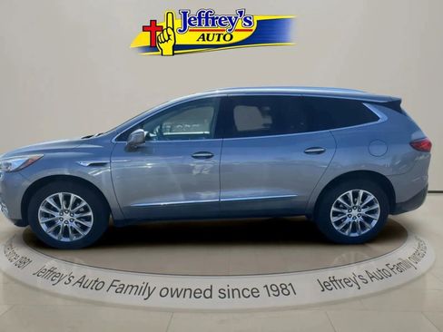 Used 2018 Buick Enclave Premium w/ Experience Buick Package AWD/4WD image 2