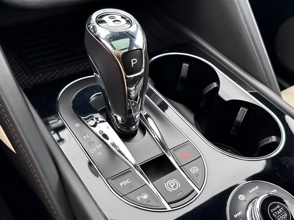 Used 2023 Bentley Bentayga AWD/4WD image 25