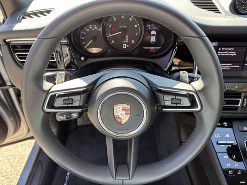 Certified 2025 Porsche Macan image 26