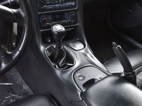 Used 2003 Chevrolet Corvette Convertible w/ Preferred Equipment Group1 RWD image 21