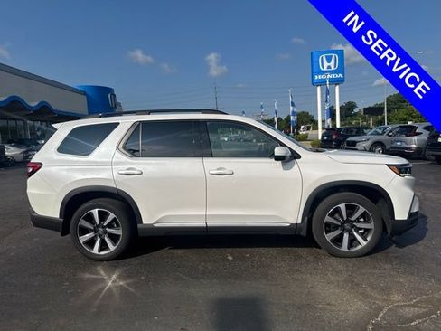 Used 2025 Honda Pilot Touring image 5