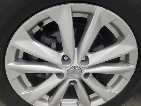 Used 2018 Nissan Rogue Sport SV image 31