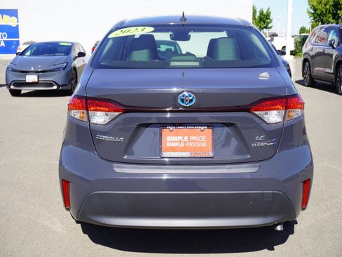 Used 2023 Toyota Corolla LE w/ Carpet Mat Package (TMS) FWD image 9