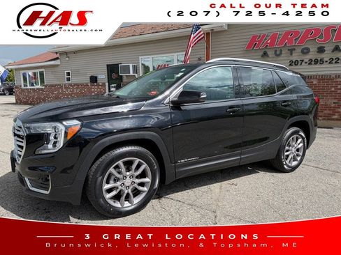 Used 2024 GMC Terrain SLT AWD/4WD image 2