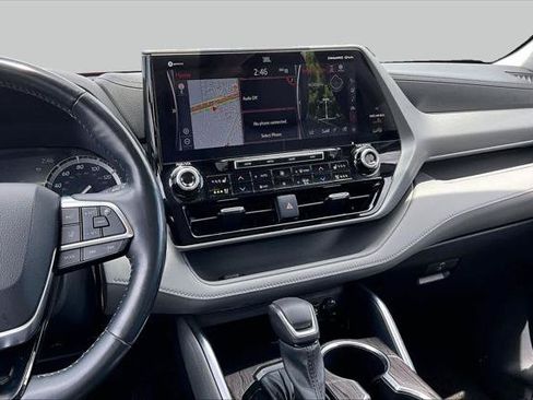 Used 2021 Toyota Highlander Platinum AWD/4WD image 7