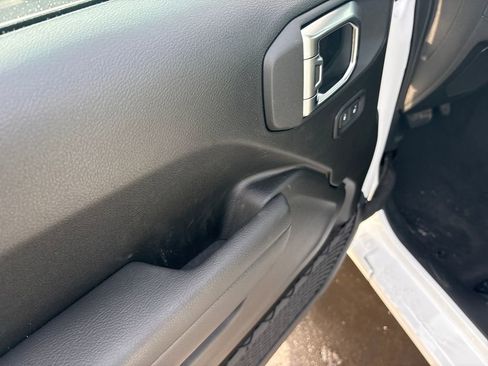 New 2026 Jeep Gladiator Sport AWD/4WD image 12