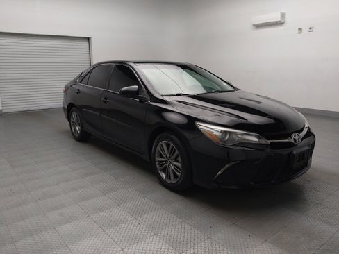 Used 2017 Toyota Camry SE image 13