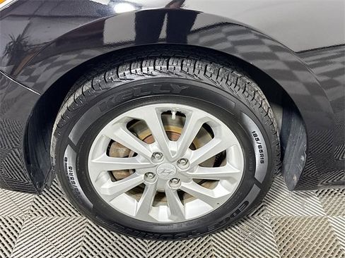 Used 2019 Hyundai Accent SEL image 4