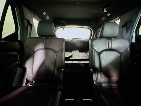 Used 2025 Honda Pilot Black Edition image 30