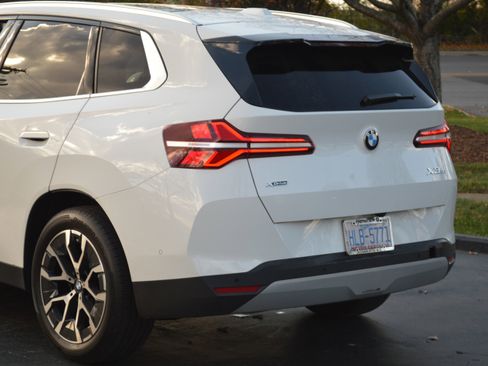 Certified 2025 BMW X3 xDrive30 w/ Premium Package AWD/4WD image 3