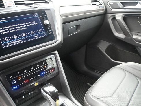 Certified 2024 Volkswagen Tiguan SEL R-Line AWD/4WD image 4