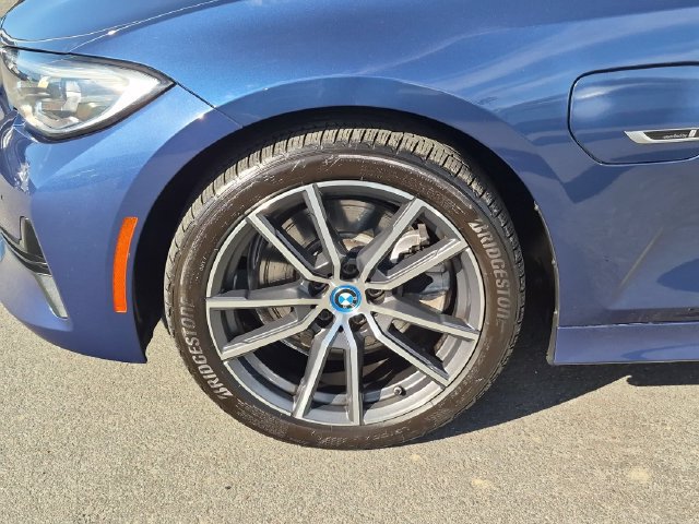 Used 2022 BMW 330e RWD image 10