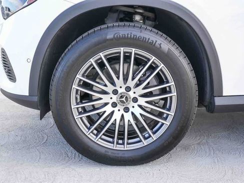 Used 2026 Mercedes-Benz GLC 300 image 11
