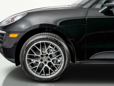 Used 2018 Porsche Macan S image 17