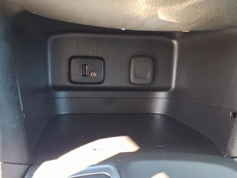 Used 2018 Chevrolet Equinox LT image 23