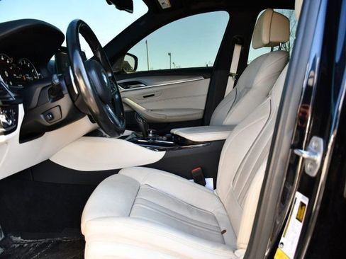 Used 2018 BMW M550i xDrive image 11