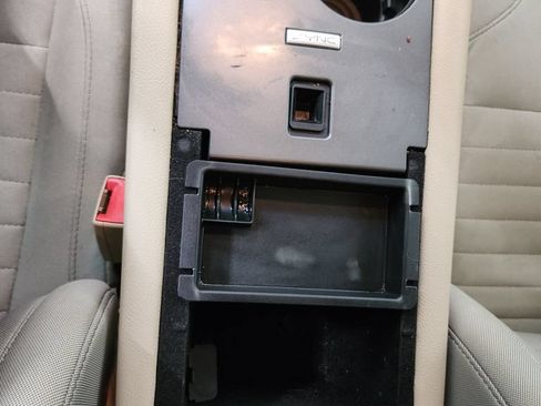 Used 2017 Ford Taurus SE FWD image 21