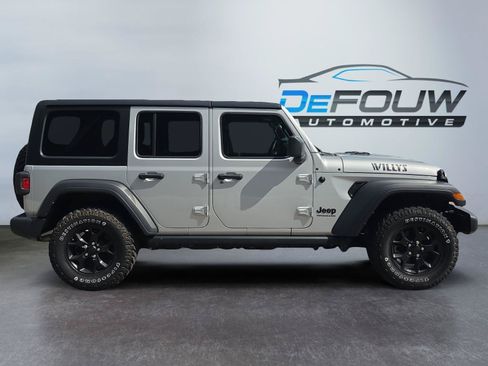 Used 2023 Jeep Wrangler Unlimited Sport AWD/4WD image 2