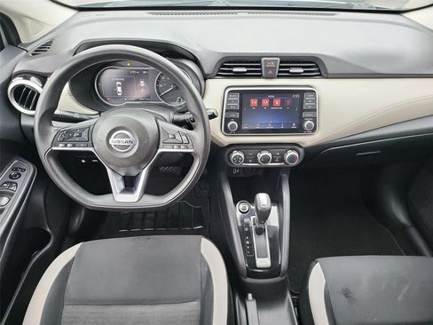 Used 2020 Nissan Versa SV FWD image 11