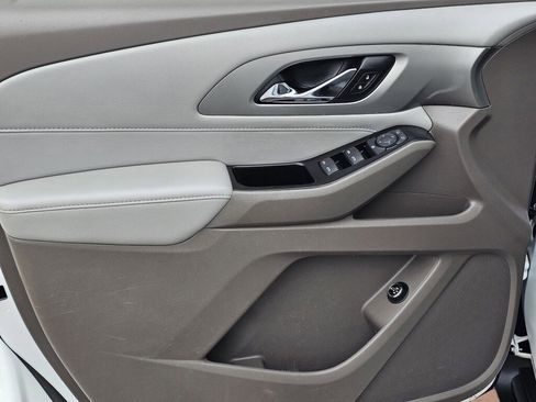 Used 2019 Chevrolet Traverse LT image 14