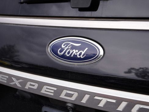 Used 2019 Ford Expedition Max XLT AWD/4WD image 7