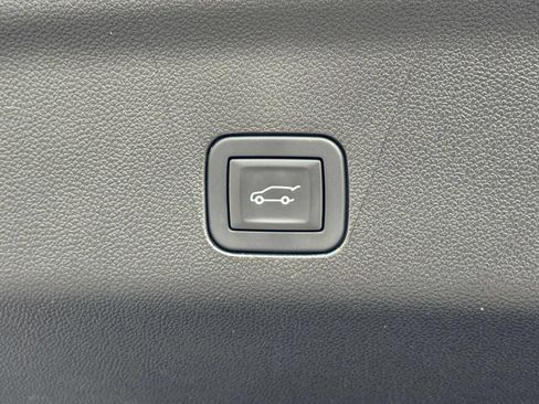 Certified 2025 GMC Yukon Denali AWD/4WD image 28