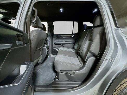 Used 2025 GMC Acadia Elevation image 22