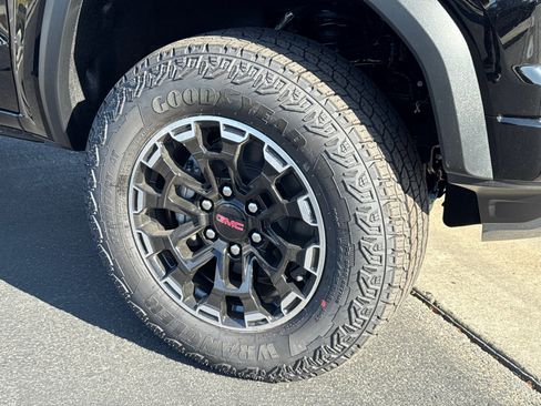 New 2026 GMC Canyon AT4 AWD/4WD image 6