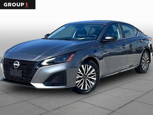 New 2026 Nissan Altima 2.5 SV FWD image 1