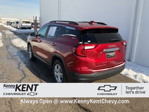 Used 2023 GMC Terrain SLE w/ Driver Convenience Package image 33